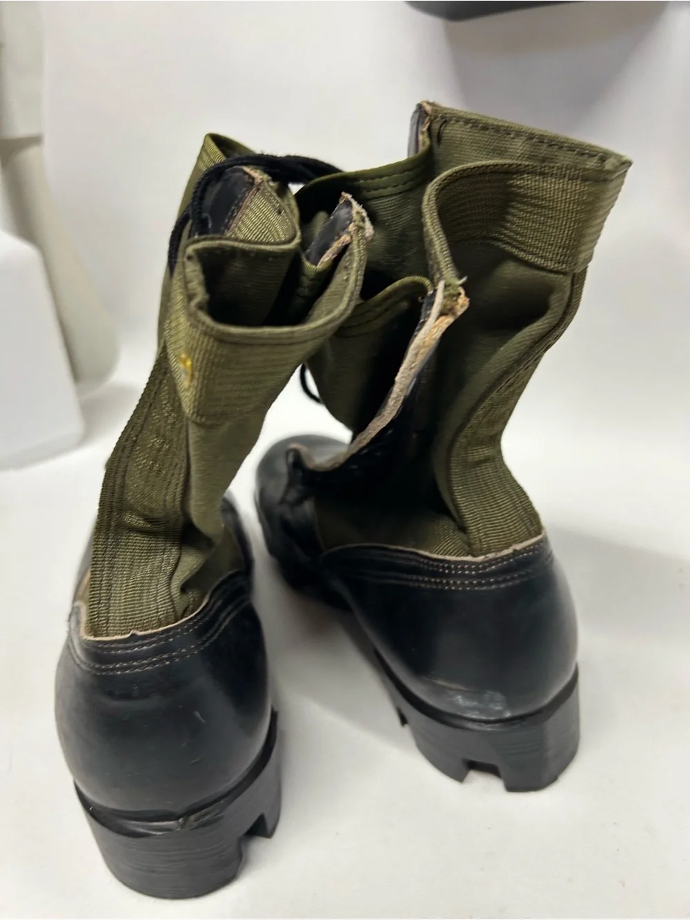 US Army 1965 NOS Vietnam Era Combat Jungle Boots Tropical Pattern C.I.C. 4 1/2